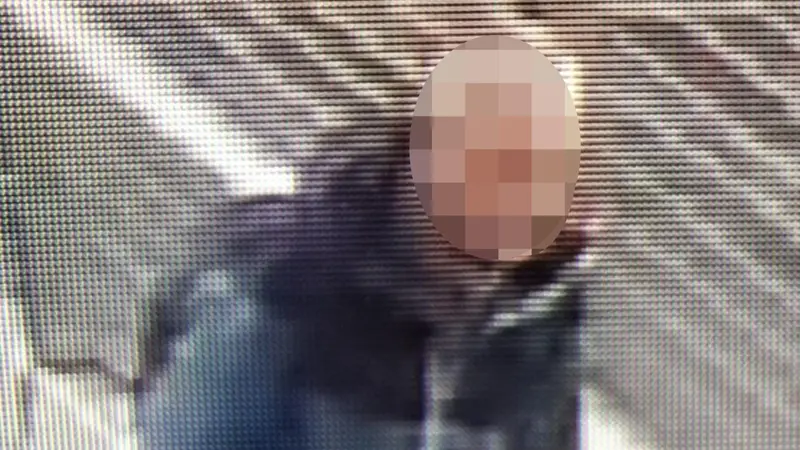 L'uomo che potrebbe aver accoltellato la 43enne - Ansa © www.giornaledibrescia.it