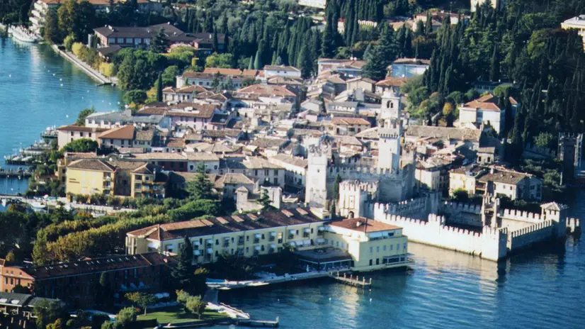 Una veduta di Sirmione - © www.giornaledibrescia.it