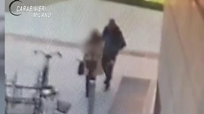 Un frame del video dell'aggressione