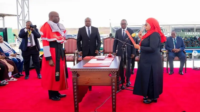 Samia Suluhu Hassan giura come presidente della Tanzania - Foto Ansa © www.giornaledibrescia.it