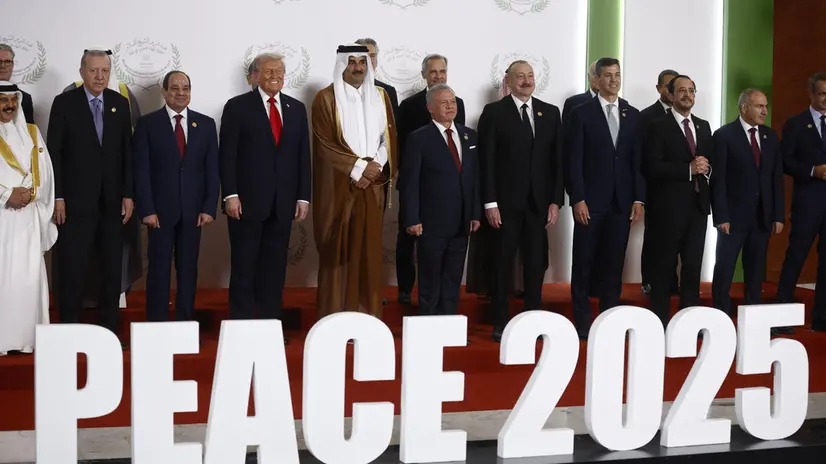 epa12451385 (front row L-R) Turkish President Recep Tayyip Erdogan, Egyptian President Abdel Fattah al-Sisi, US President Donald Trump, Emir of Qatar Cheikh Tamim ben Hamad al-Thani, King Abdullah II of Jordan, and fellow dignitaries pose during the family picture at the Gaza Peace Summit in Sharm El-Sheikh, Egypt, 13 October 2025. US President Donald Trump alongside Egypt's President Abdel Fattah al-Sisi with leaders from more than 20 countries attend the summit in Sharm El-Sheikh. The first phase of Gaza peace plan between Israel and Hamas involves the release of Israeli hostages and Palestinian prisoners, the partial withdrawal of Israeli forces, and the delivery of humanitarian aid to Gaza. EPA/YOAN VALAT / POOL