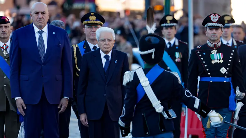 Mattarella e Crosetto a Roma per le celebrazioni del 4 novembre - Foto Ansa/Fabio Frustaci © www.giornaledibrescia.it