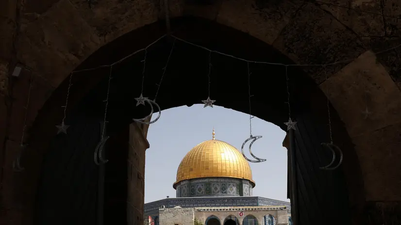 epa10541037 A view of the Dome of Rock at Al Aqsa Mosque Compound during the first Friday prayers of the holy month of Ramadan in Jerusalem's old city, 24 March 2023. Muslims around the world celebrate the holy month of Ramadan by praying during the night time and abstaining from eating, drinking, and sexual acts daily between sunrise and sunset. Ramadan is the ninth month in the Islamic calendar and it is believed that the Koran's first verse was revealed during its last 10 nights. EPA/ALAA BADARNEH