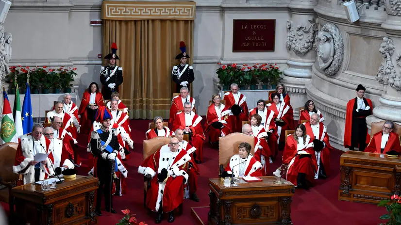 La Prima Presidente della Corte Suprema di Cassazione Margherita Cassano (C) e il Procuratore Generale di Cassazione, Luigi Salvato (S), durante la cerimonia d'inaugurazione dell'anno giudiziario della Cassazione, Roma, 24 gennaio 2025. ANSA/ETTORE FERRARI