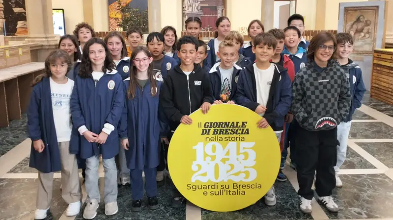 La 5A e la 5B dell'Istituto Arici in visita alla mostra del GdB