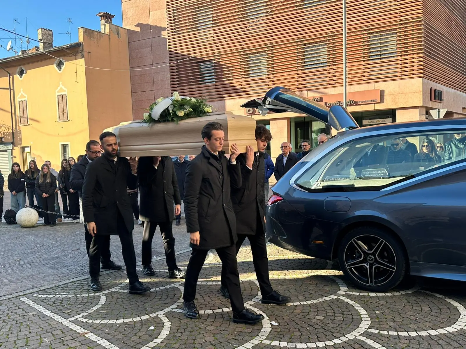 A Pompiano il funerale di Daniela Bratelli