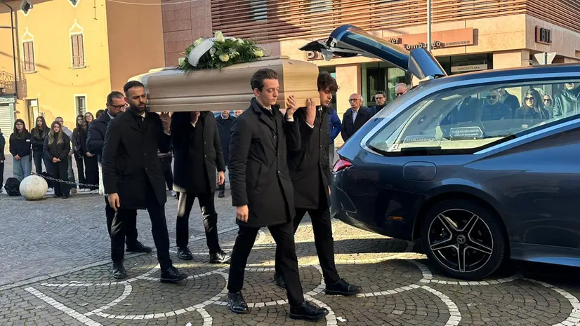 A Pompiano il funerale di Daniela Bratelli