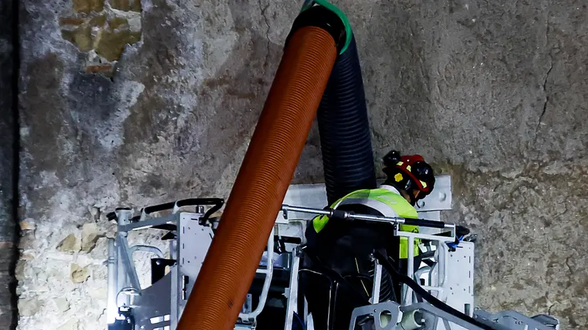 Vigili del Fuoco a lavoro per il crollo di una parte della Torre dei Conti, Roma, 03 novembre 2025. ANSA/ANGELO CARCONI
