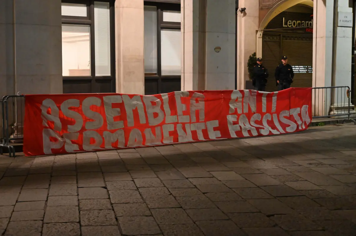 Il presidio dell'Assemblea permanente antifascista