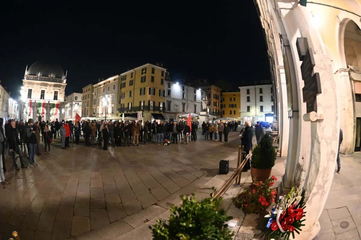 Il presidio dell'Assemblea permanente antifascista