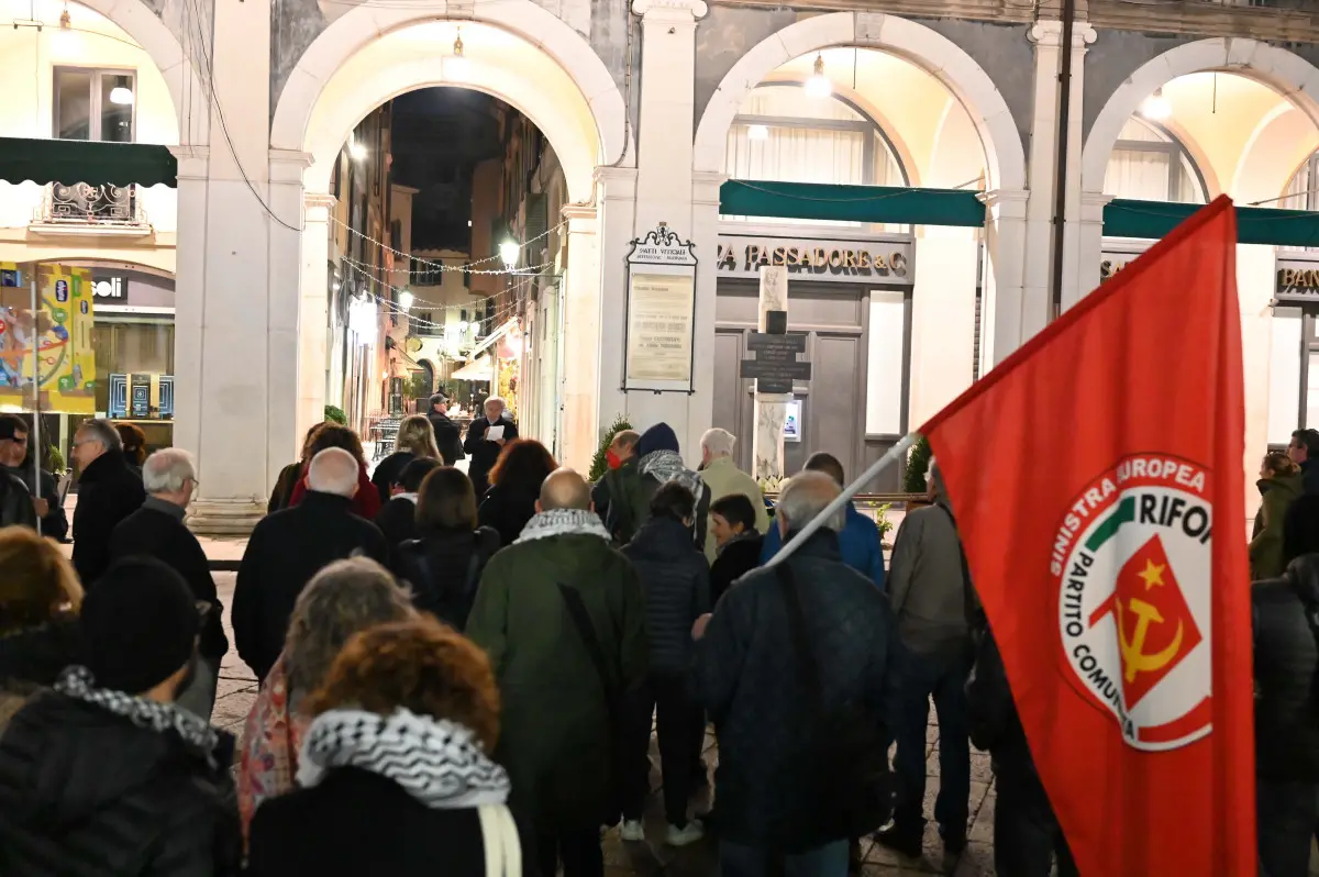 Il presidio dell'Assemblea permanente antifascista