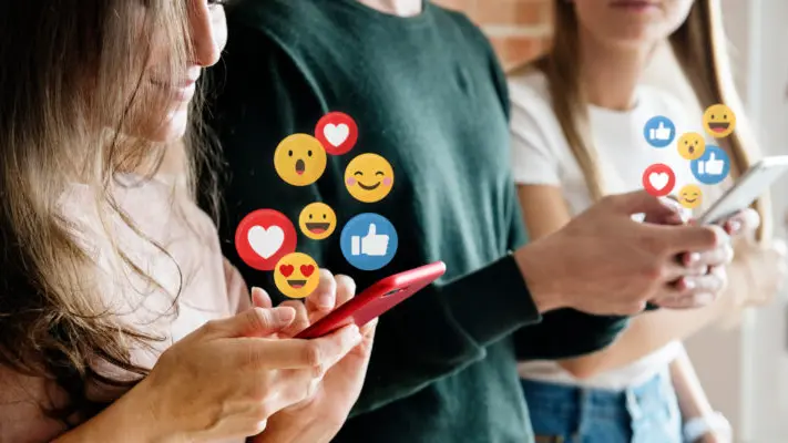 Giovani e social media - © www.giornaledibrescia.it