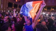 epa12503922 Guests react as the mayoral race is called, naming Democratic nominee for Mayor of New York City Zohran Mamdani as the projected winner, as they watch the news during an election party hosted by Democratic nominee for Mayor of New York City Zohran Mamdani in the Brooklyn borough of New York, USA, 04 November 2025. Mamdani has defeated Andrew Cuomo to win the New York mayoral election. EPA/SARAH YENESEL