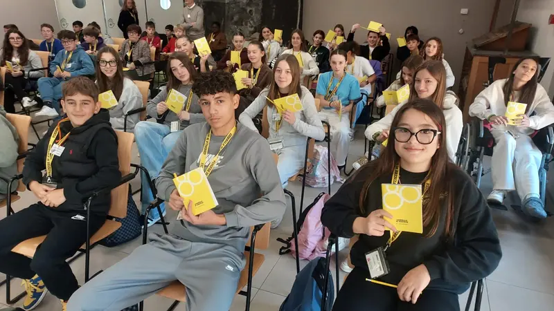 La 2A e la 2B dell'istituto Einaudi di Sale Marasino visitano il GdB