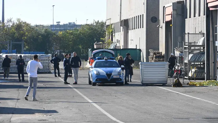 La Polizia sul luogo dell'accaduto - Foto Marco Ortogni/Neg © www.giornaledibrescia.it