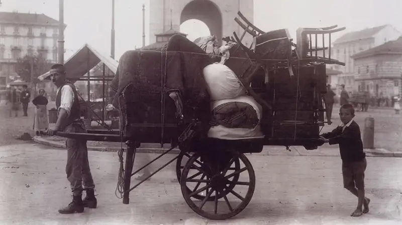 Fare San Martino, il trasloco dei contadini - © www.giornaledibrescia.it