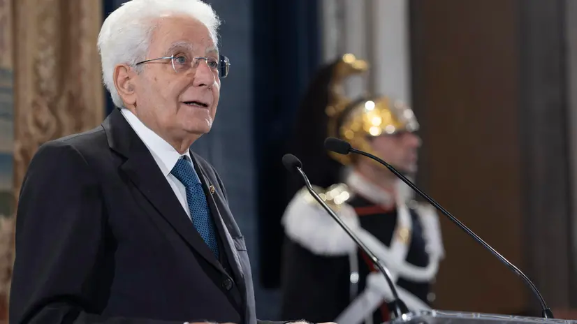 Roma - Il Presidente Sergio Mattarella rivolge il suo indirizzo di saluto in occasione dell'incontro con i Prefetti e i Consiglieri di nuova nomina, oggi 27 ottobre 2025 (Foto di Paolo Giandotti - Ufficio per la Stampa e la Comunicazione della Presidenza della Repubblica)