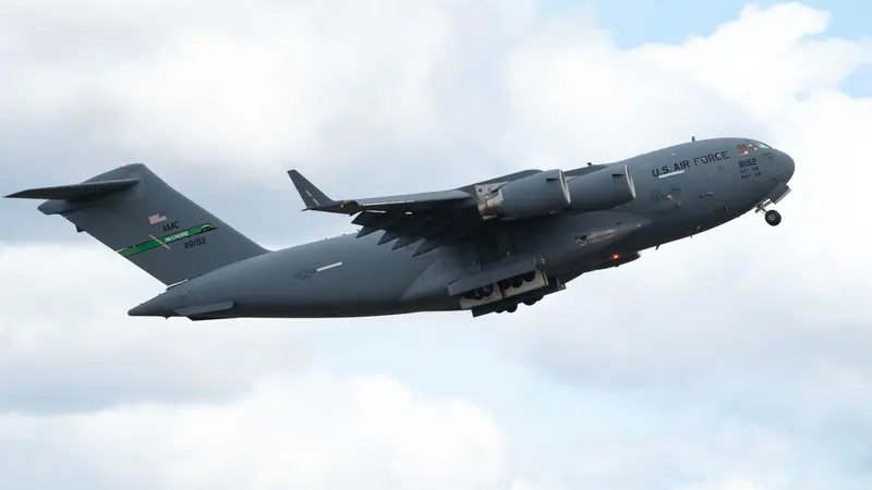 Il super cargo Usa atterrato alla base di Ghedi