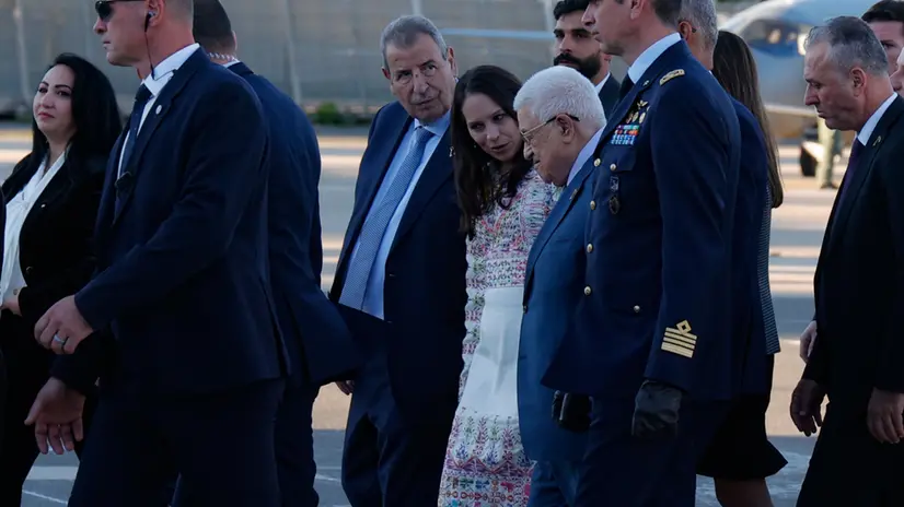 Il presidente dell'Autorita' Nazionale Palestinese Anu Mazen arriva all'aeroporto militare di Ciampino, 5 Novembre 2025. ANSA/GIUSEPPE LAMI