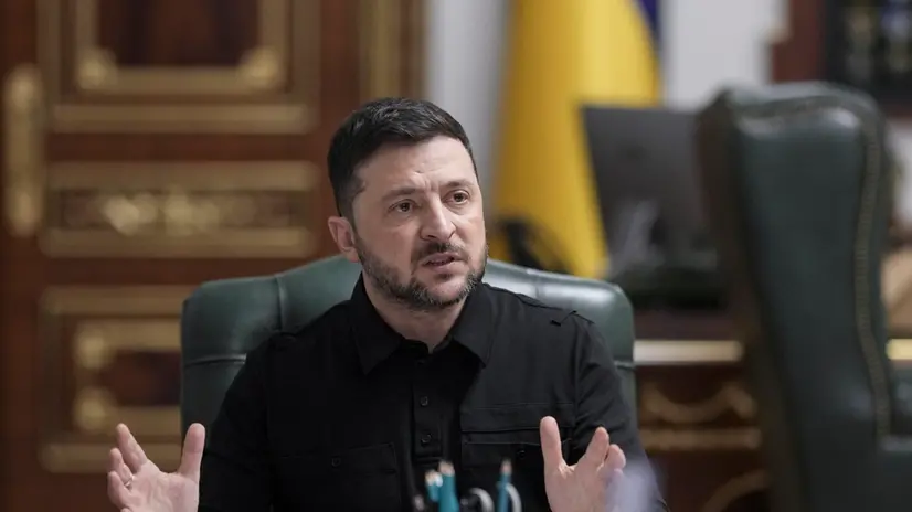 epa12501053 Ukrainian President Volodymyr Zelensky, together with Government members, speaks to the media during his briefing for journalists in Kyiv, Ukraine, 03 November 2025. Zelensky discussed the situation on the frontlines and in Ukraine following Russia's attacks on energy facilities. EPA/STRINGER