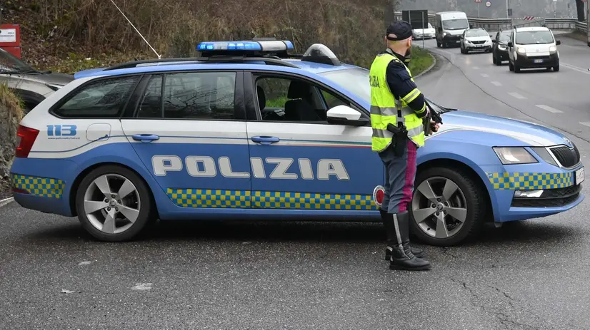 Agenti della Polizia Stradale - Foto d'archivio © www.giornaledibrescia.it