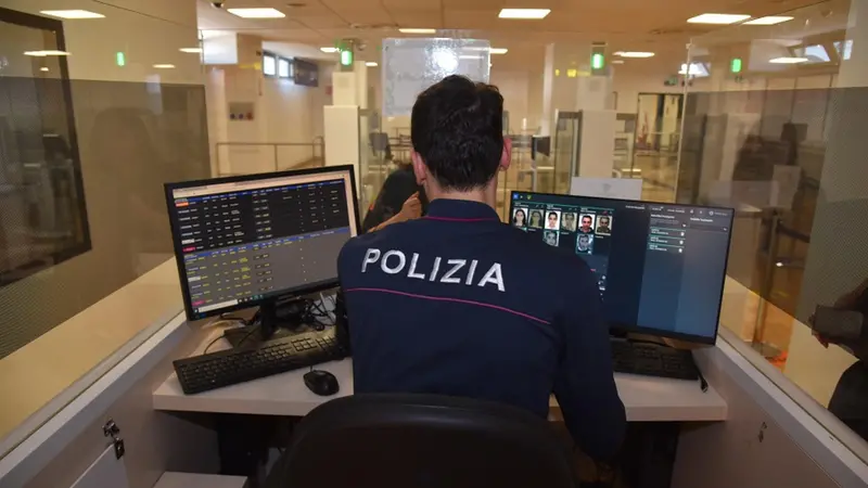Polizia, poliziotto