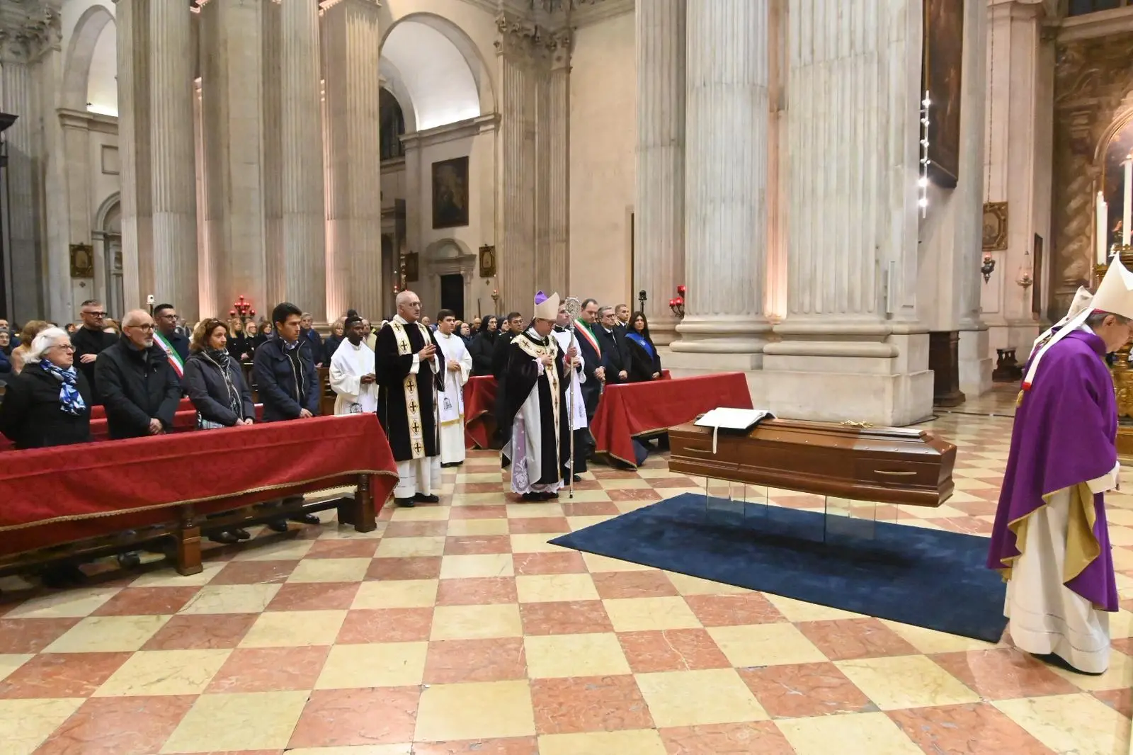 La Messa in suffragio di mons. Giulio Sanguineti