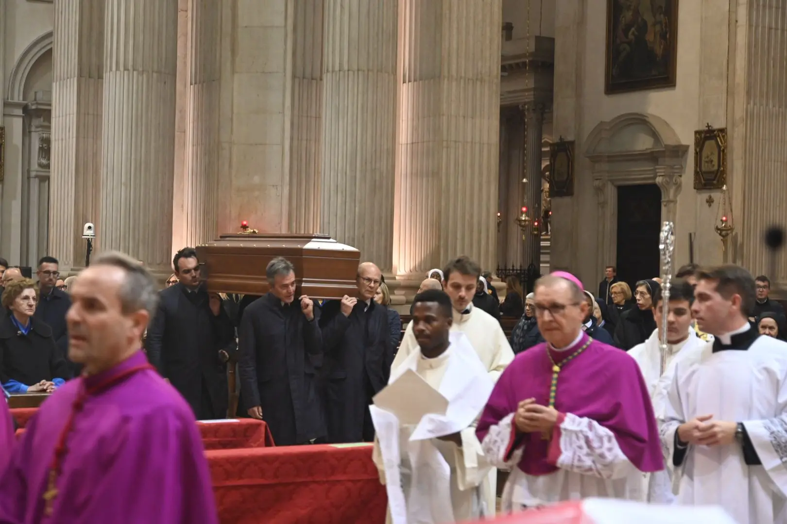 La Messa in suffragio di mons. Giulio Sanguineti