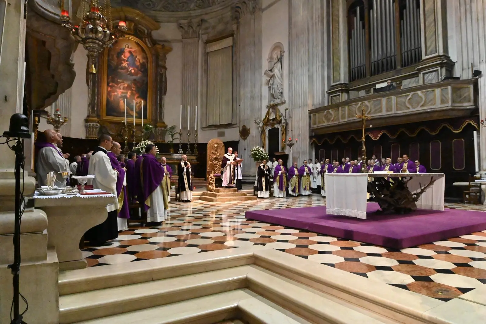 La Messa in suffragio di mons. Giulio Sanguineti