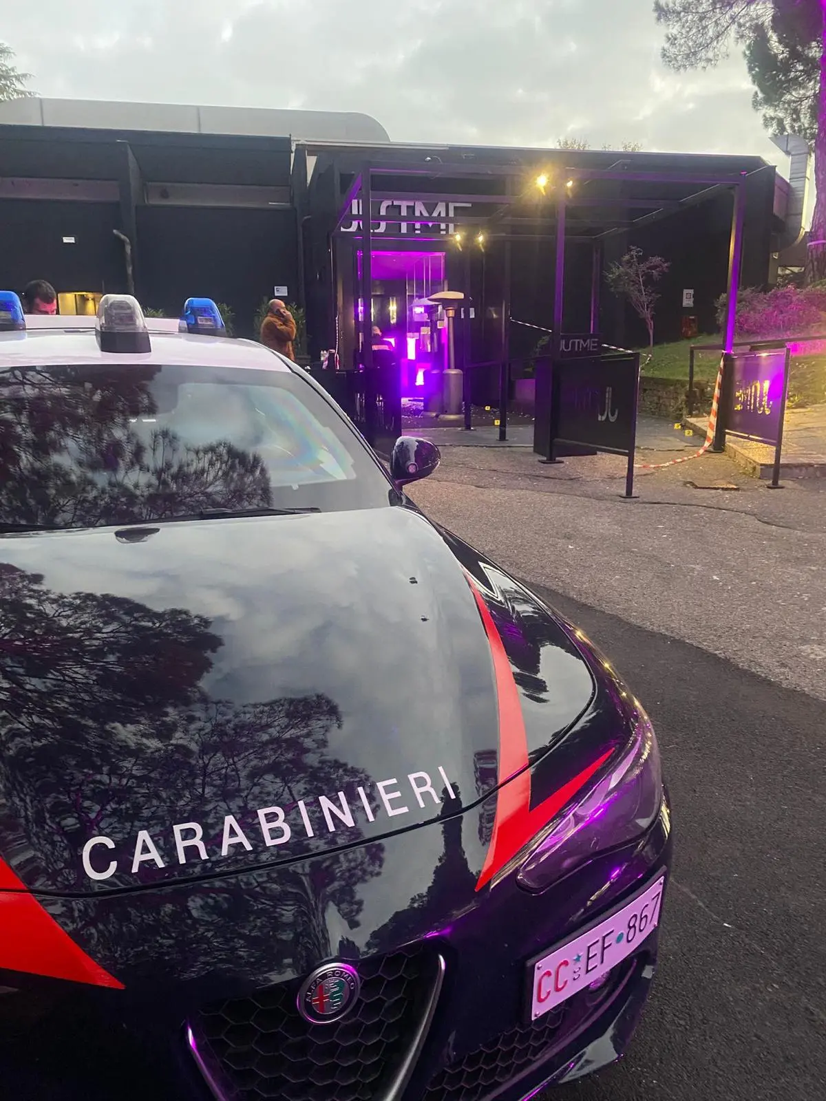 I colpi di pistola alla discoteca Just Me di Lonato