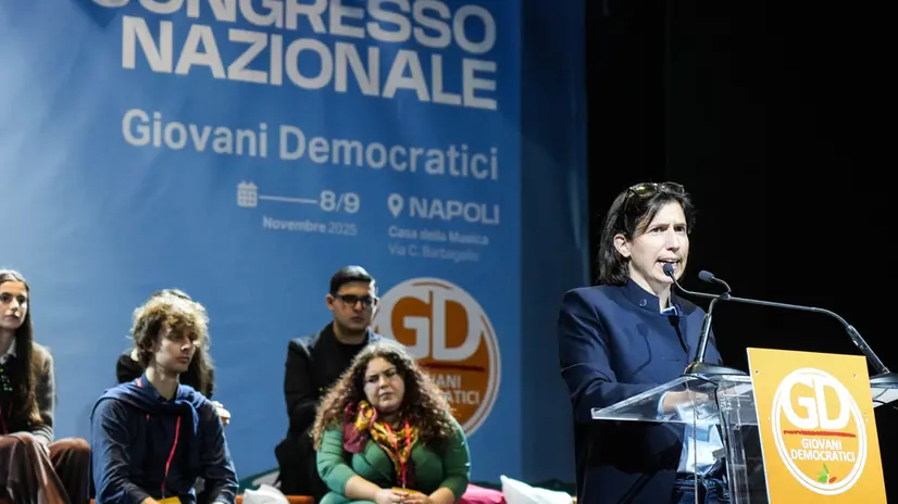 La segretaria del Partito Democratico Elly Schlein in un momento del congresso nazionale dei giovani democratici.Napoli 9 Novembre 2025 . ANSA/CESARE ABBATE