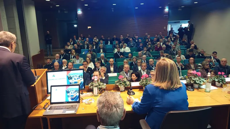 Un momento dell'assemblea degli Autotrasportatori - © www.giornaledibrescia.it