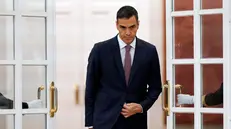 epa12504441 Spain's Prime Minister Pedro Sanchez welcomes the Sultan of Oman Haitham bin Tariq Al Said (not pictured) for a meeting at the Moncloa Palace in Madrid, Spain, 05 November 2025. The Sultan of Oman is paying his first official state visit to Spain. EPA/MARISCAL