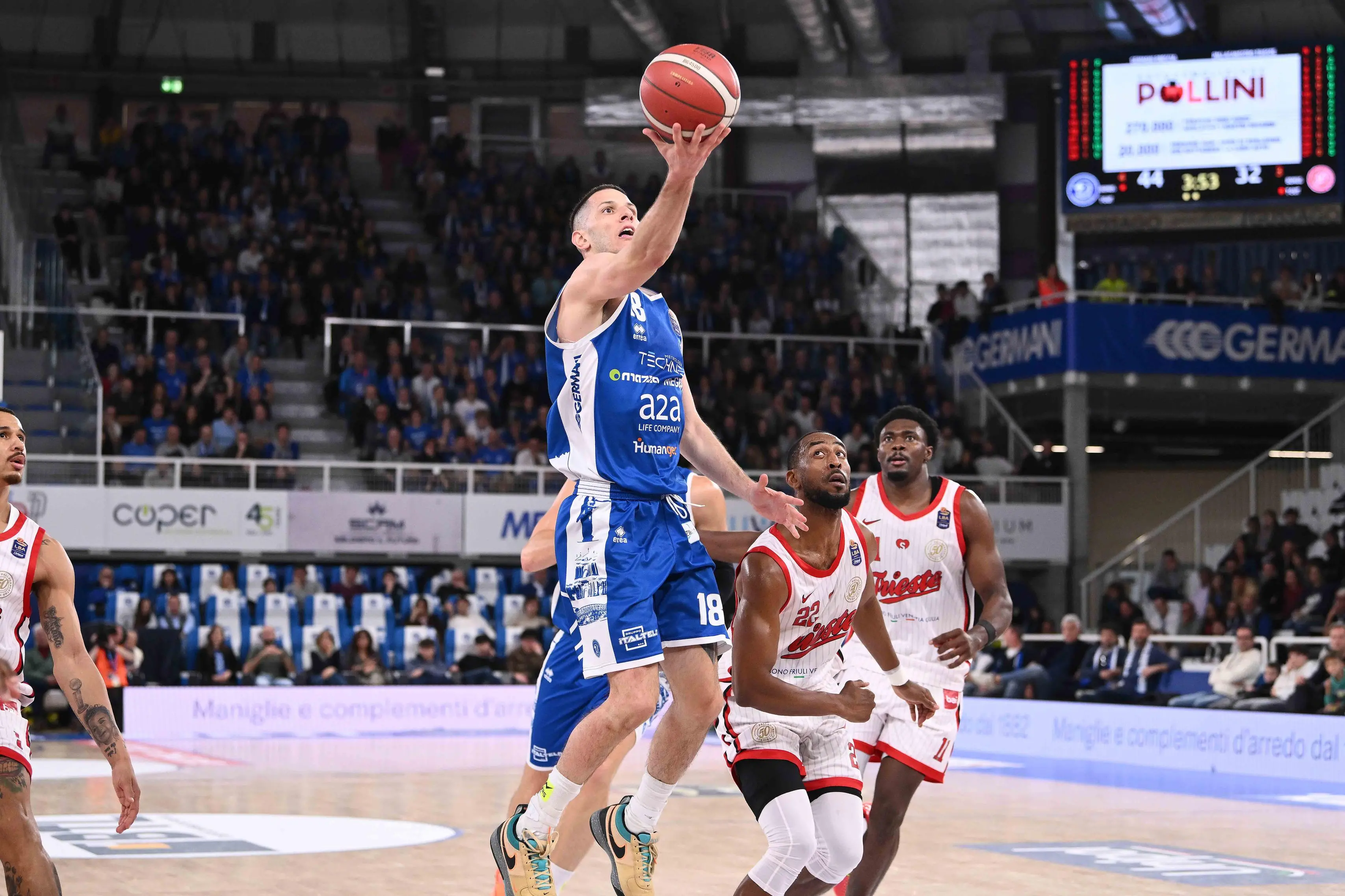 Basket, gli scatti di Germani-Trieste