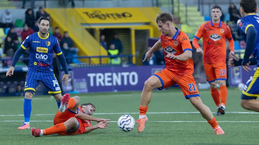 Torri prova a impensierire gli avversari - Foto Francesca Fusari