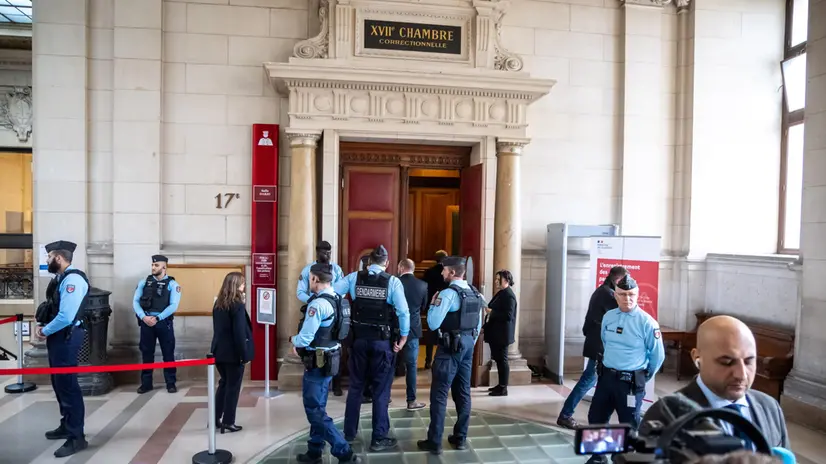 epa12515540 French gendarmes stand guard at the Paris Courthouse in Paris, France, 10 November 2025. French courts will examine the request for an early release of former French president Sarkozy, who was sentenced to five years in jail for his role in the case involving funds from Gaddafi. Sarkozy has been convicted twice in separate cases since leaving office in 2012. EPA/CHRISTOPHE PETIT TESSON