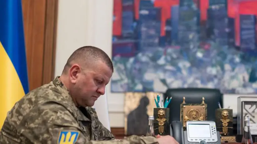 ++ Zelensky annuncia la sostituzione di Zaluzhny ++ foto d'archivio del 2021