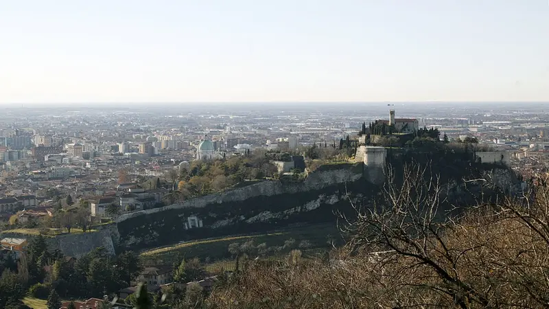 Una veduta della città di Brescia e della pianura © www.giornaledibrescia.it