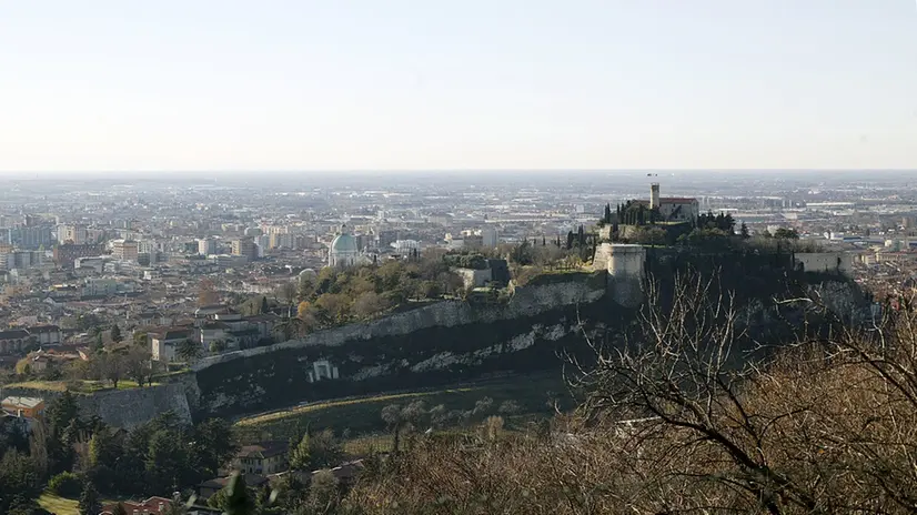 Una veduta della città di Brescia e della pianura © www.giornaledibrescia.it