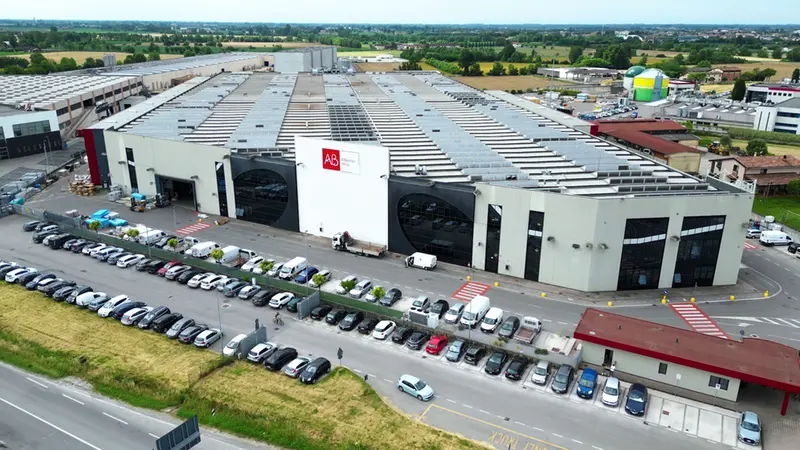 Il quartier generale del gruppo AB a Orzinuovi - © www.giornaledibrescia.it