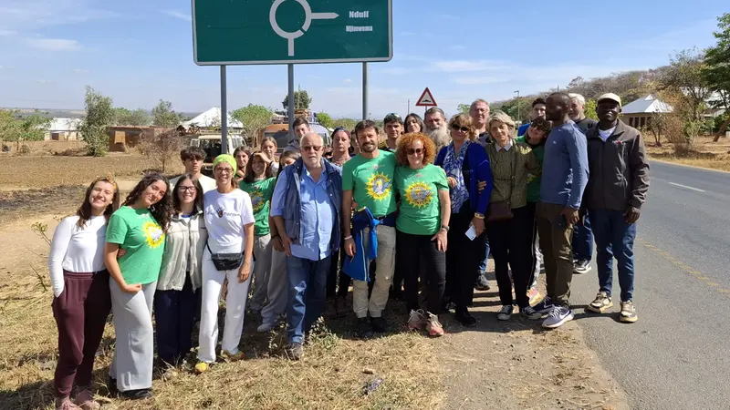 Il rientro del gruppo del Gigli - © www.giornaledibrescia.it