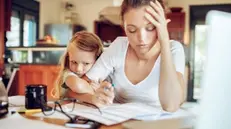 Il peso della cura ricade ancora sulle donne