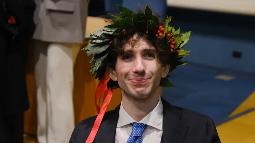 Mauro Glorioso lo studente reso invalido dalla bici lanciata ai murazzi si è laureato oggi in medicina nell’ aula magna delle Molinette. Torino 6 novembre 2025 ANSA/BRUNO BRIZZI Z02