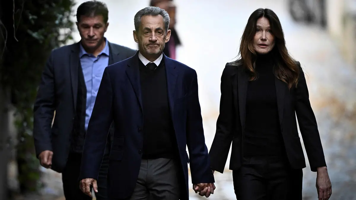 L'ex presidente francese Nicolas Sarkozy con la moglie Carla Bruni - Foto Ansa © www.giornaledibrescia.it