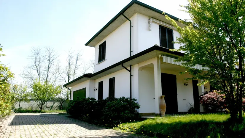 La casa dei coniugi Poggi dove è stata uccisa Chiara Poggi in una foto del 16 aprile 2008. ANSA/DANIEL DAL ZENNARO