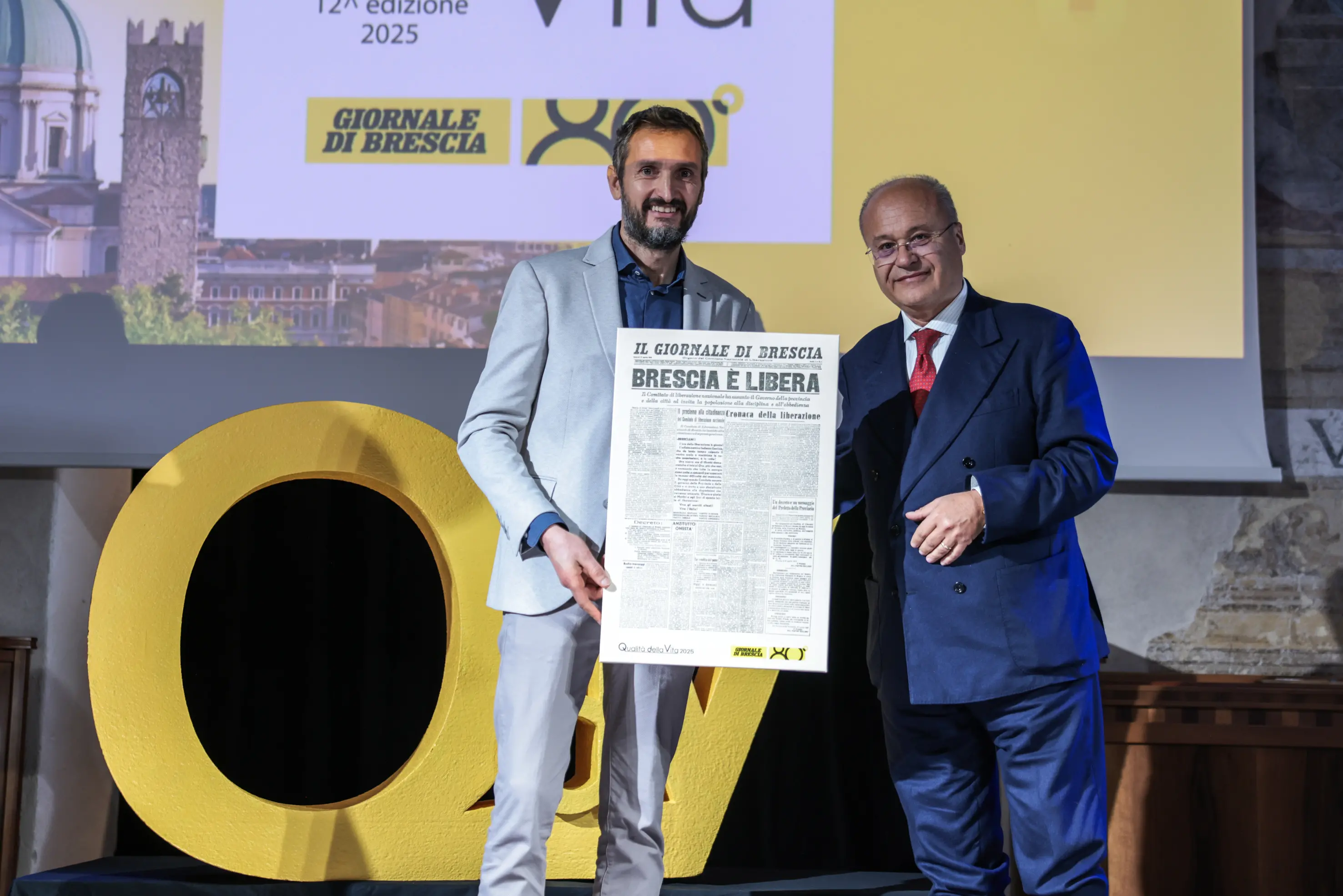 CULTURA PRESENTAZIONE INSERTO QUALITA' DELLA VITA NELLA FOTO UN MOMENTO DELL'EVENTO PREMIATO IVAN FAUSTINELLI DA PIERPAOLO CAMADINI 11/11/2025 newreporter©Comincini