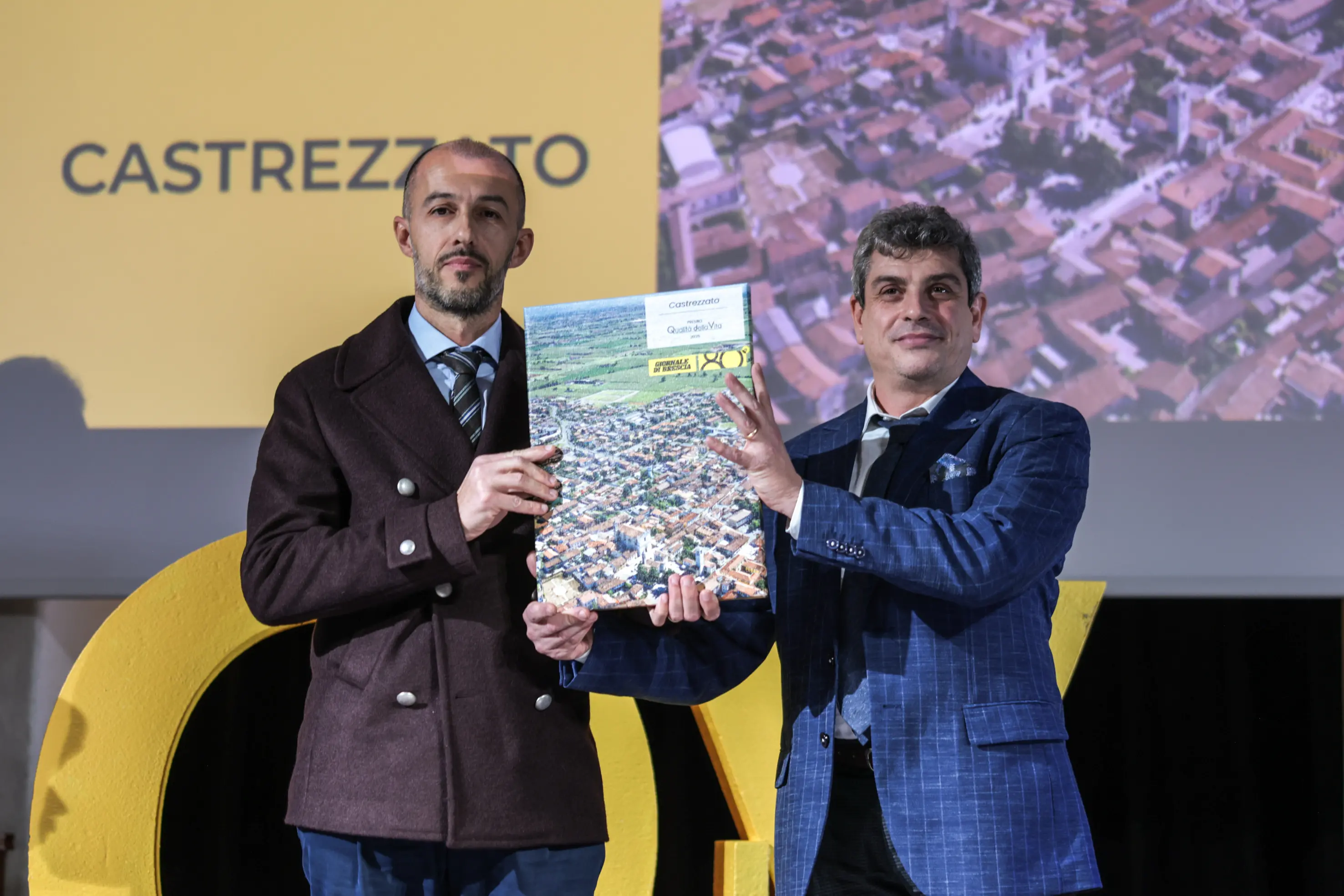 CULTURA PRESENTAZIONE INSERTO QUALITA' DELLA VITA NELLA FOTO UN MOMENTO DELL'EVENTO PREMIATO SINDACO DI CASTREZZATO CUNEO 11/11/2025 newreporter©Comincini