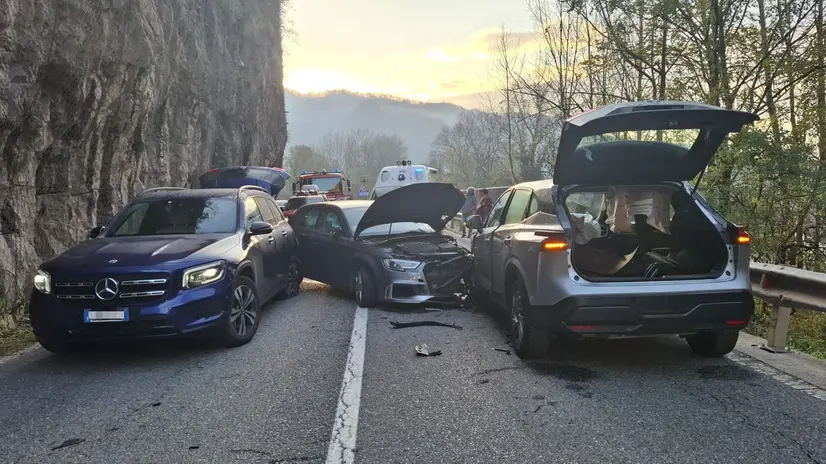 I tre veicoli coinvolti nello scontro - © www.giornaledibrescia.it