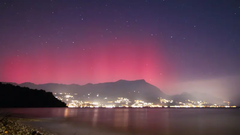 L'aurora boreale vista da San Felice del Benaco - Foto Emma Pezzi