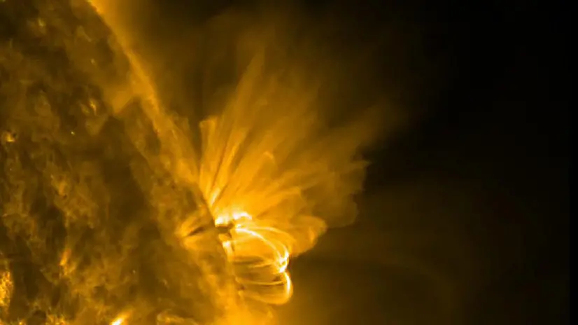 da enrica battifoglia---La foto riguarda la notizia sulla tempesta magnetica in arrivo sulla Terra. E' l'immagine di un'eruzione solare (fonte: NASA/SDO) ciao Enrica